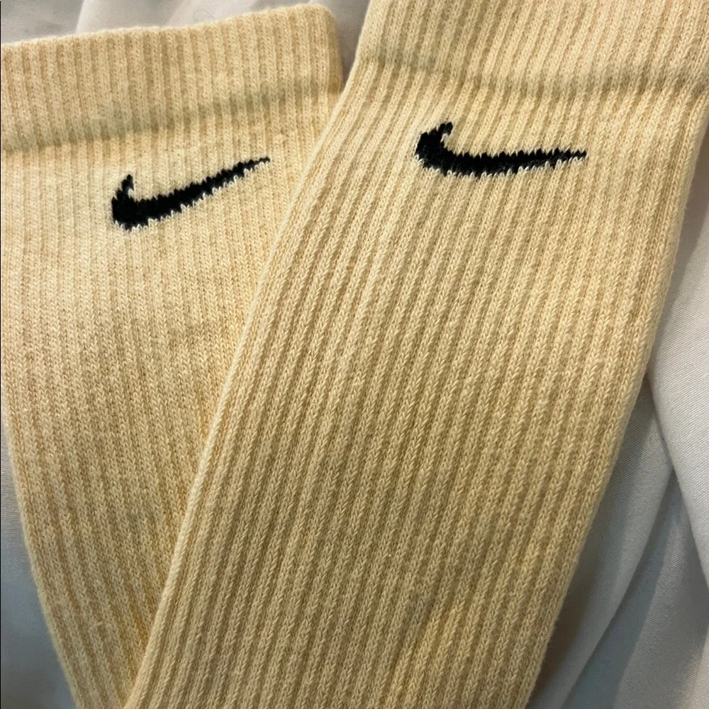 3 pairs Nike Athletic Crew Socks - Picture 5 of 7
